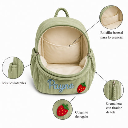 Mochila abierta con sus compartimentos
